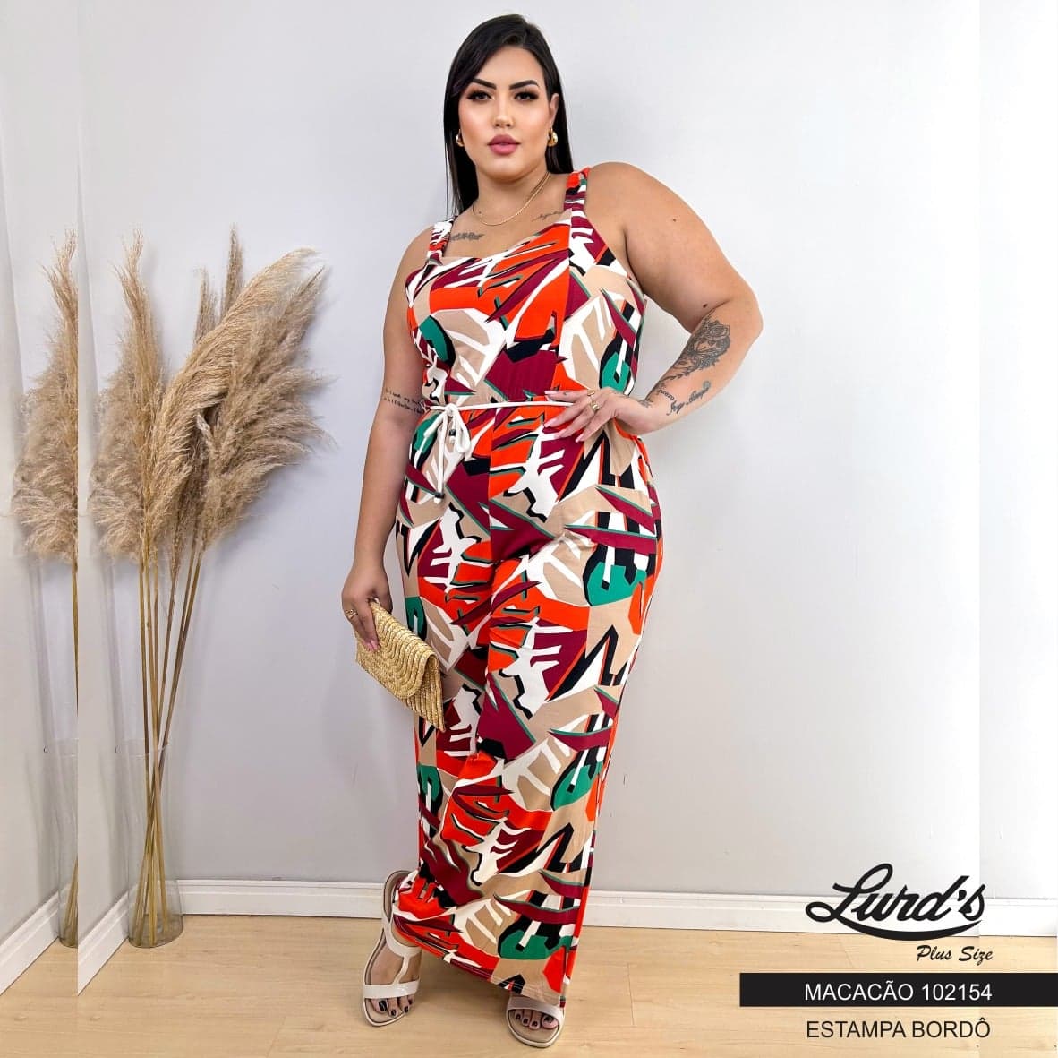MACACÃO LONGO FEMININO PLUS SIZE SEM MANGA 102154 MALWEE ESTAMPA PRETO 46 48 ESTAMPA BORDÔ