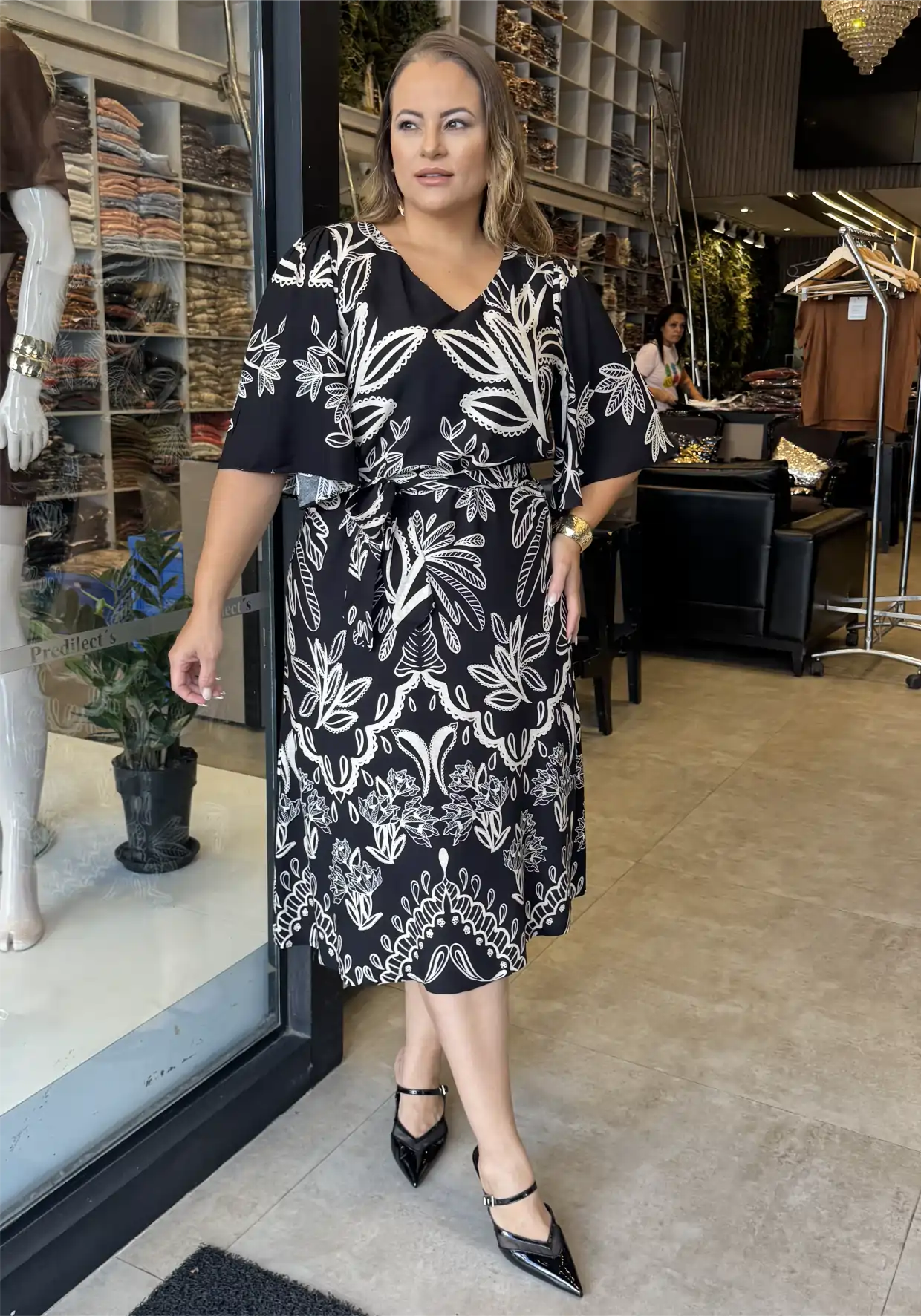 VESTIDO MID PLUS SIZE MANGA CURTA 12606 PREDILECTS ESTAMPA PRETO 46 ESTAMPA PRETO