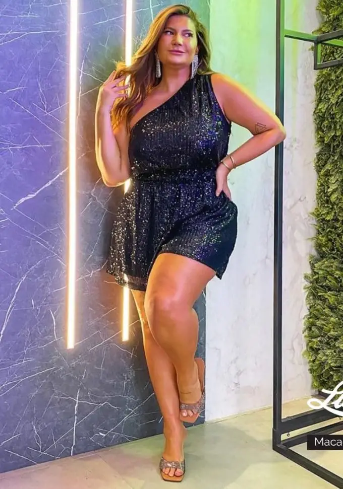 macaquinho paetê preto plus size