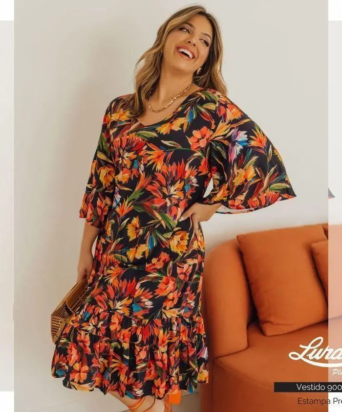 Vestido Plus Size Manga Curta Estampa Preto - 52
