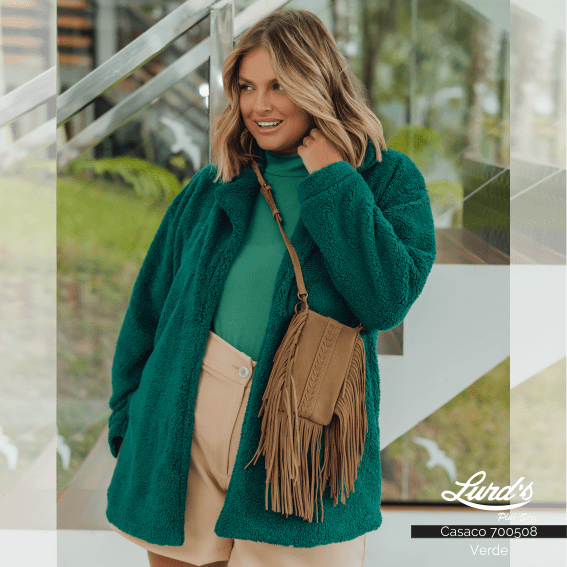 Alternative view of Casaco Feminino Plus Size Teddy Verde