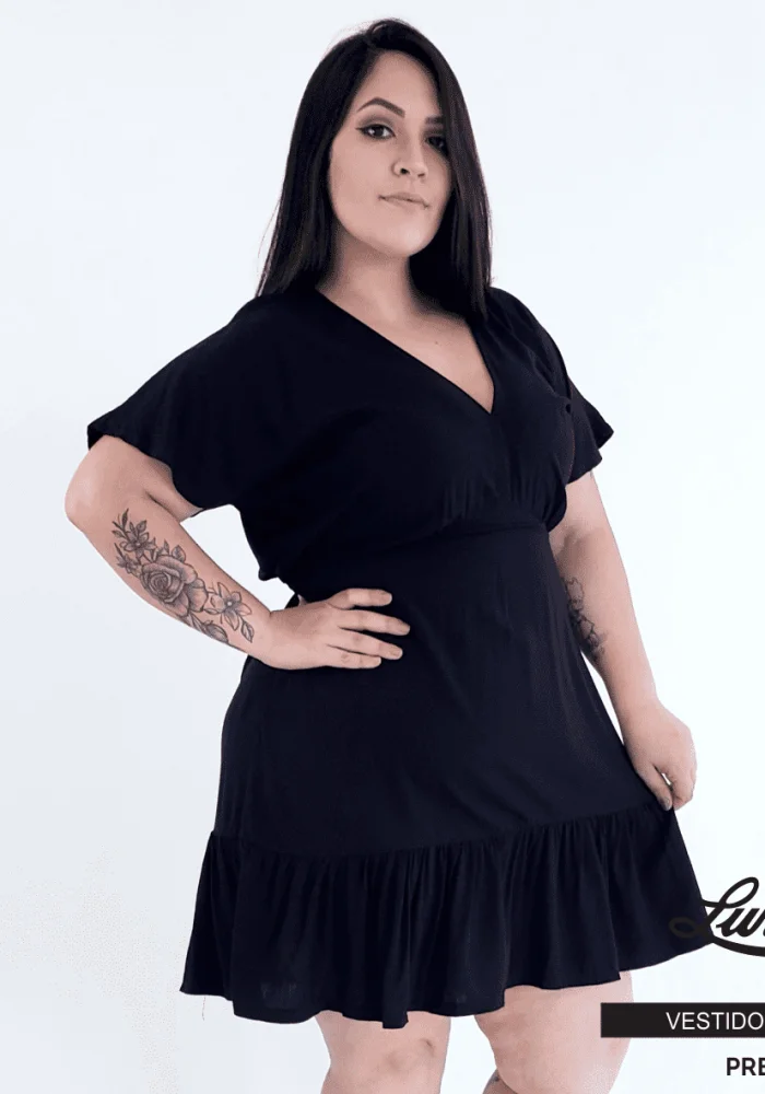 Vestido Plus Size Manga Curta Preto