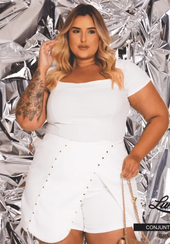 Conjunto Feminino Plus Size Shorts + Cropped Off White