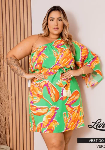 Vestido Plus Size Manga Curta Estampa Verde