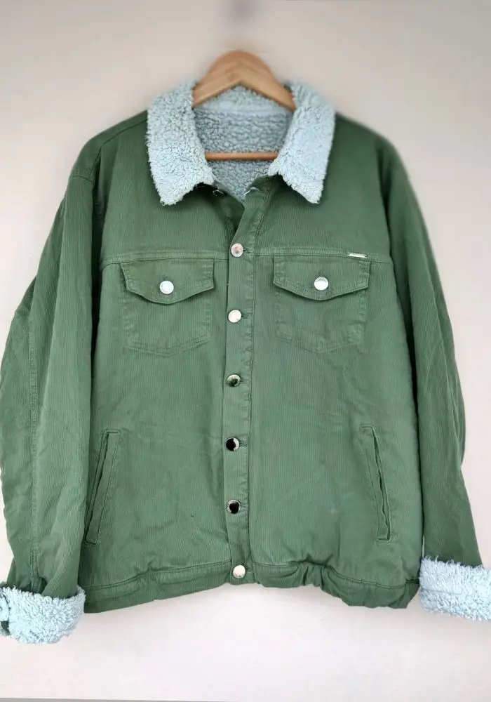 Jaqueta Feminina Plus Size Forrada com Pelinhos Verde - 48