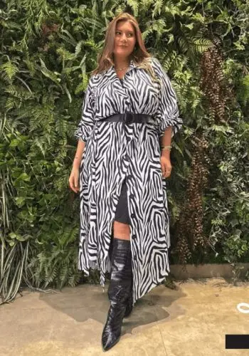 Vestido Midi Plus Size Manga Longa Estampa Preto e Branco - 52