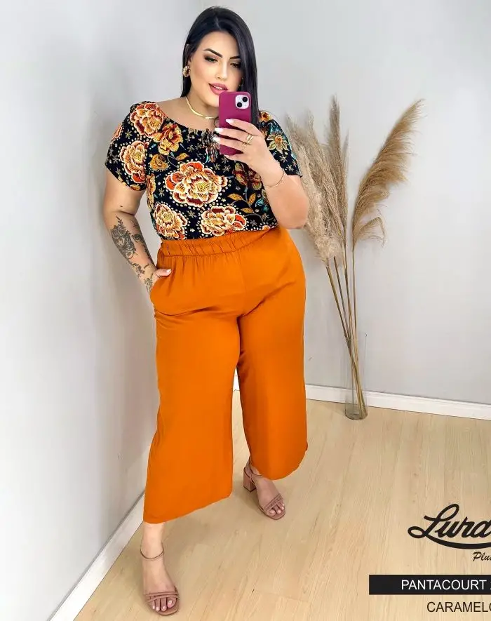 Pantacourt Feminina Plus Size Ref 23141 Marrie Caramelo  - 58