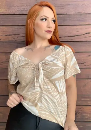 Blusa Feminina Plus Size Manga Curta Ref 23216 Estampa Bege - 60