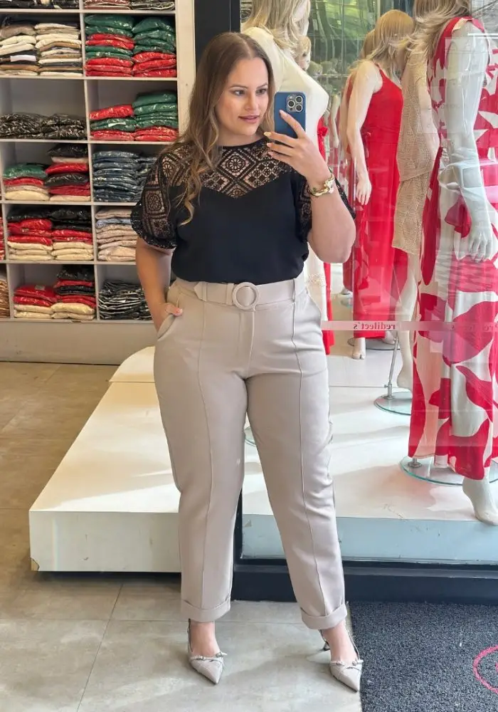 Calça Feminina Plus Size Alfaiataria Com Cinto Ref 11122 Bege