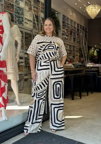 Conjunto Feminino Plus Size Blusa + Pantalona Ref 12229 Estampa Bege