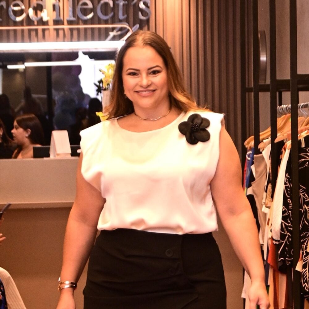 Blusa Feminina Plus Size Manga Curta Ref 12378 Bege - 48