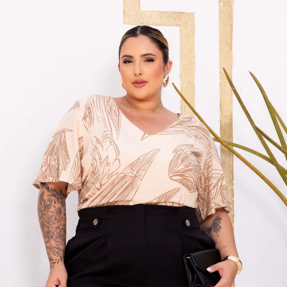 Blusa Feminina Plus Size Manga Curta Ref 700776 Bege - 50