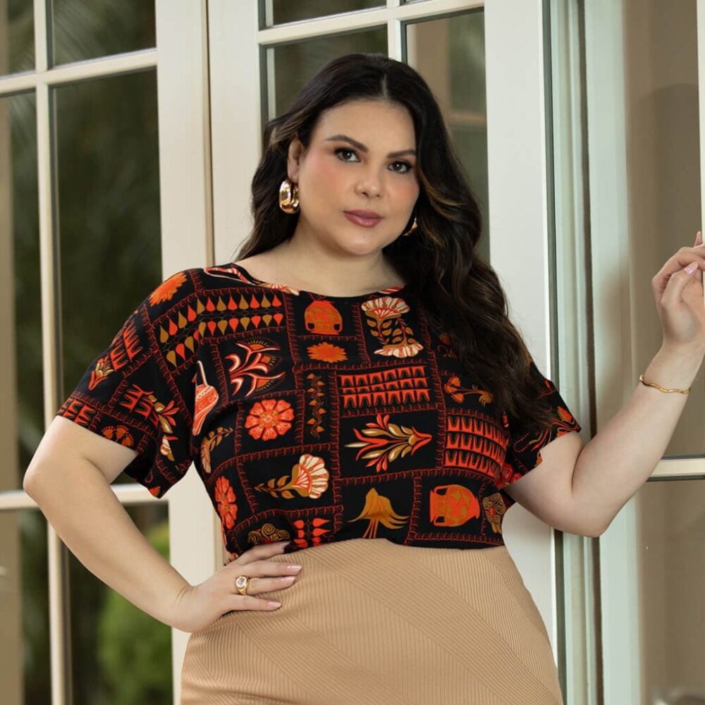 Blusa Feminina Plus Size Manga Curta Ref 700759 Estampa Preta  - 46