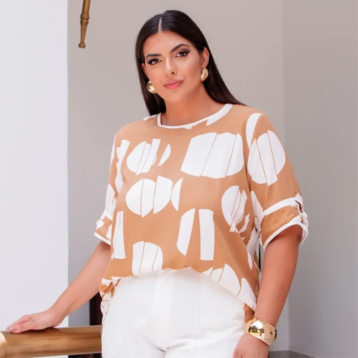 Blusa Feminina Plus Size Manga Curta Ref 12522 Estampa Bege - 50