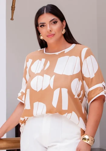 Blusa Feminina Plus Size Manga Curta Ref 12522 Estampa Bege