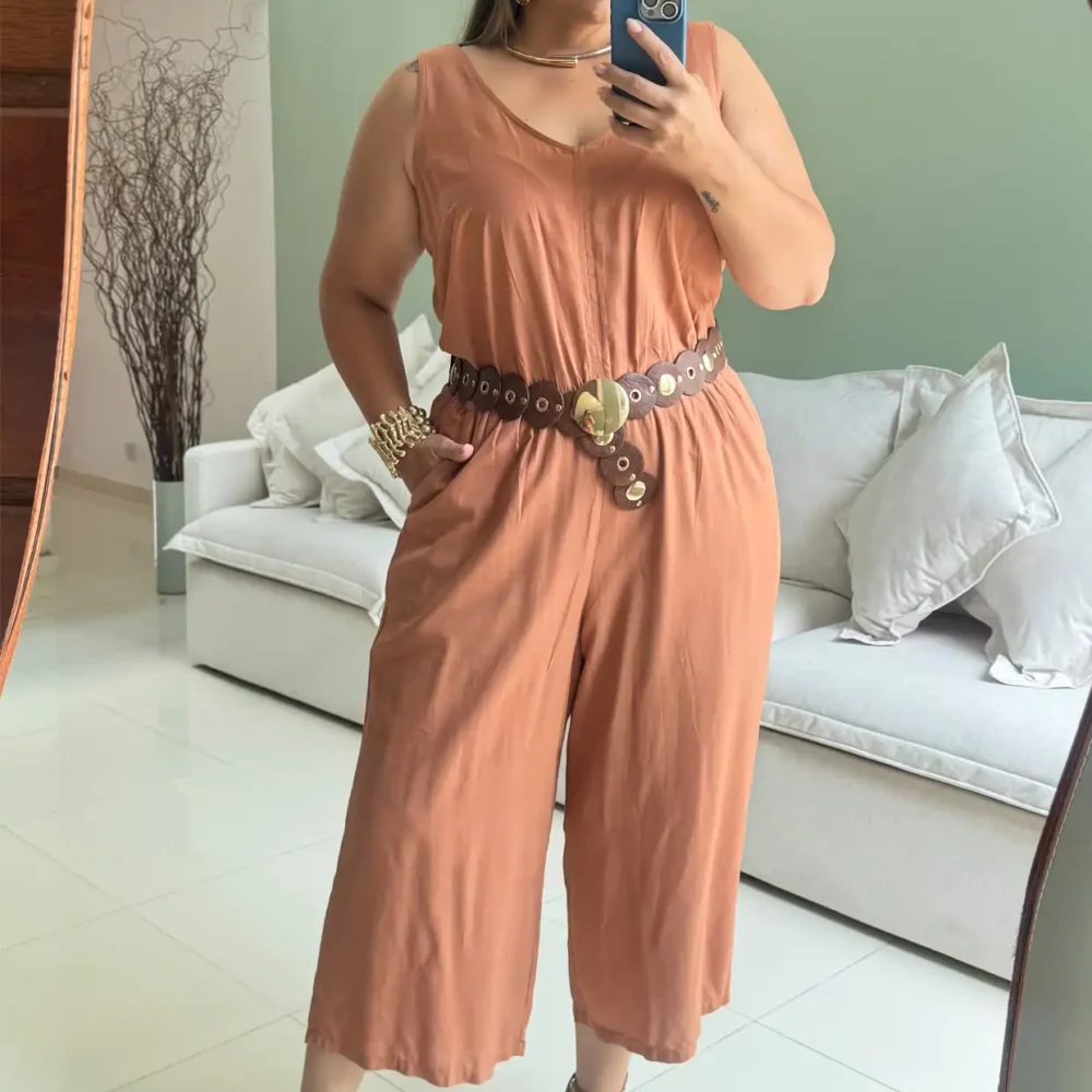 Macacão Pantacourt Feminino Plus Size Sem Manga Ref 207281 Marrom - 56