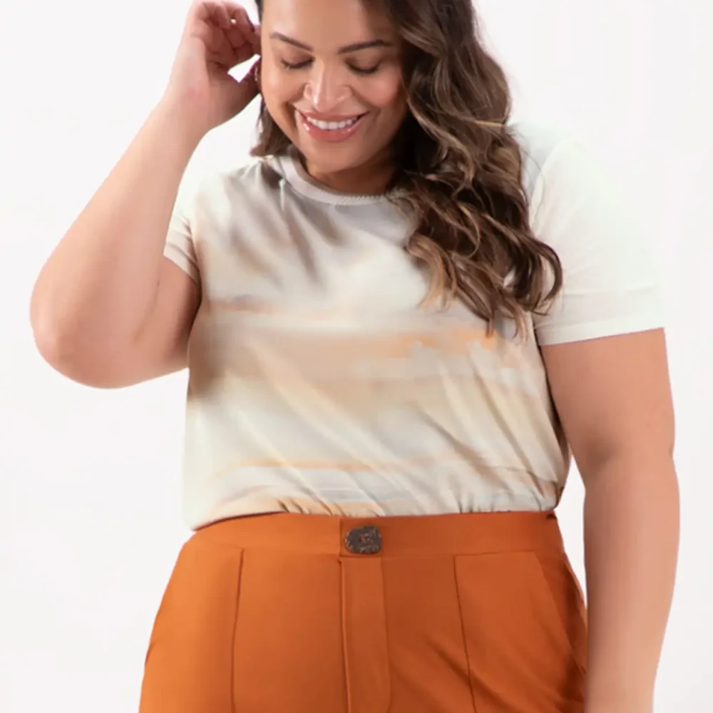 Blusa Feminina Plus Size Manga Curta ref 69201 Bege - 48