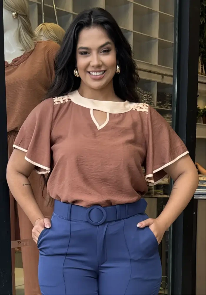 Blusa Feminina Plus Size Manga Curta 12524 Marrom - 46