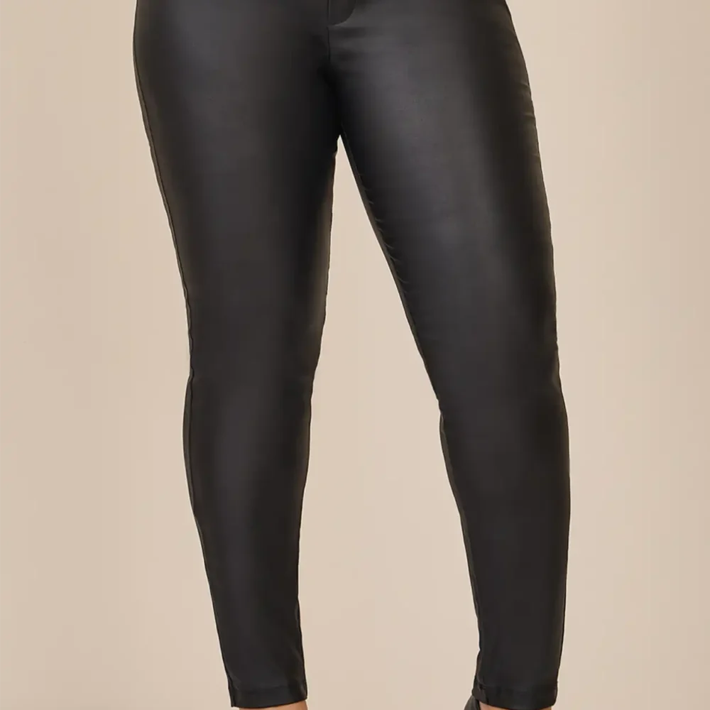 Calça Feminina Plus Size Skinny Resinada Ref 51140088 Preto - 52