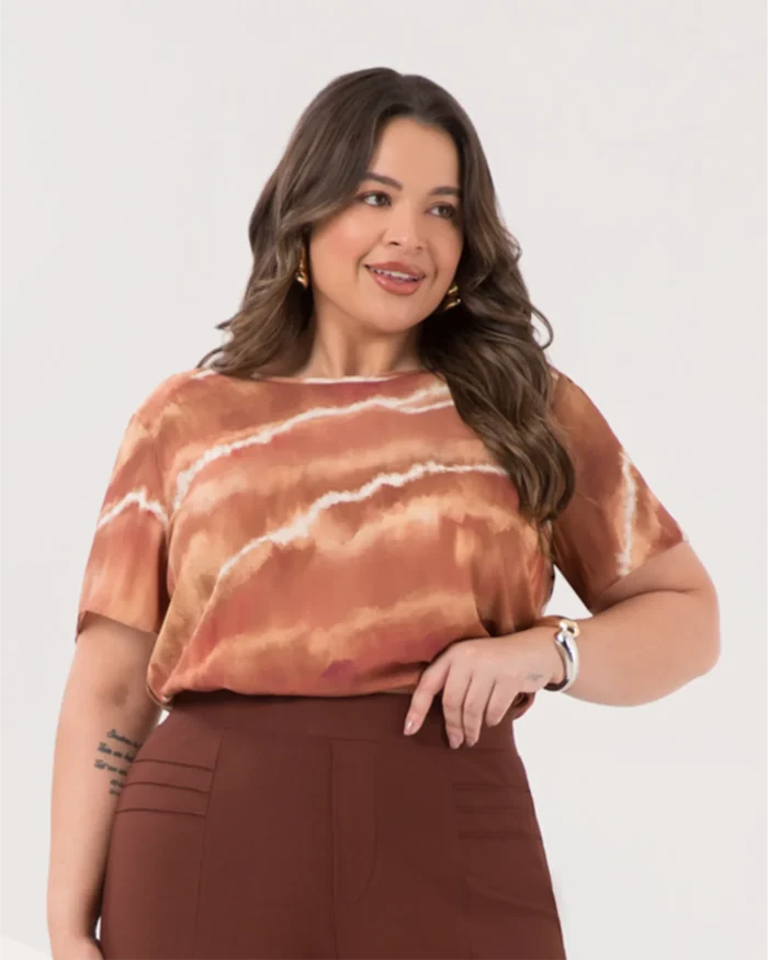 Blusa Feminina Plus Size Manga Curta ref C0316 Estampa Marrom - 48