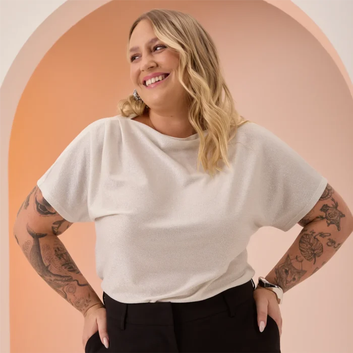 Blusa Feminina Plus Size Manga Curta C5137 Off White - 50