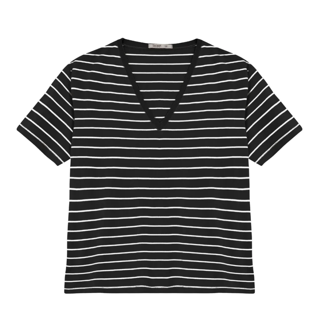 Blusa Feminina Manga Curta Plus Size Ref  SB01958  Preto  - 50