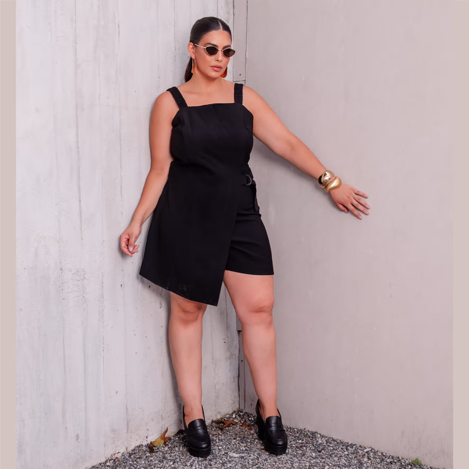 Macaquinho Feminino Sem Manga Plus Size Ref 900887 Cor Preta
