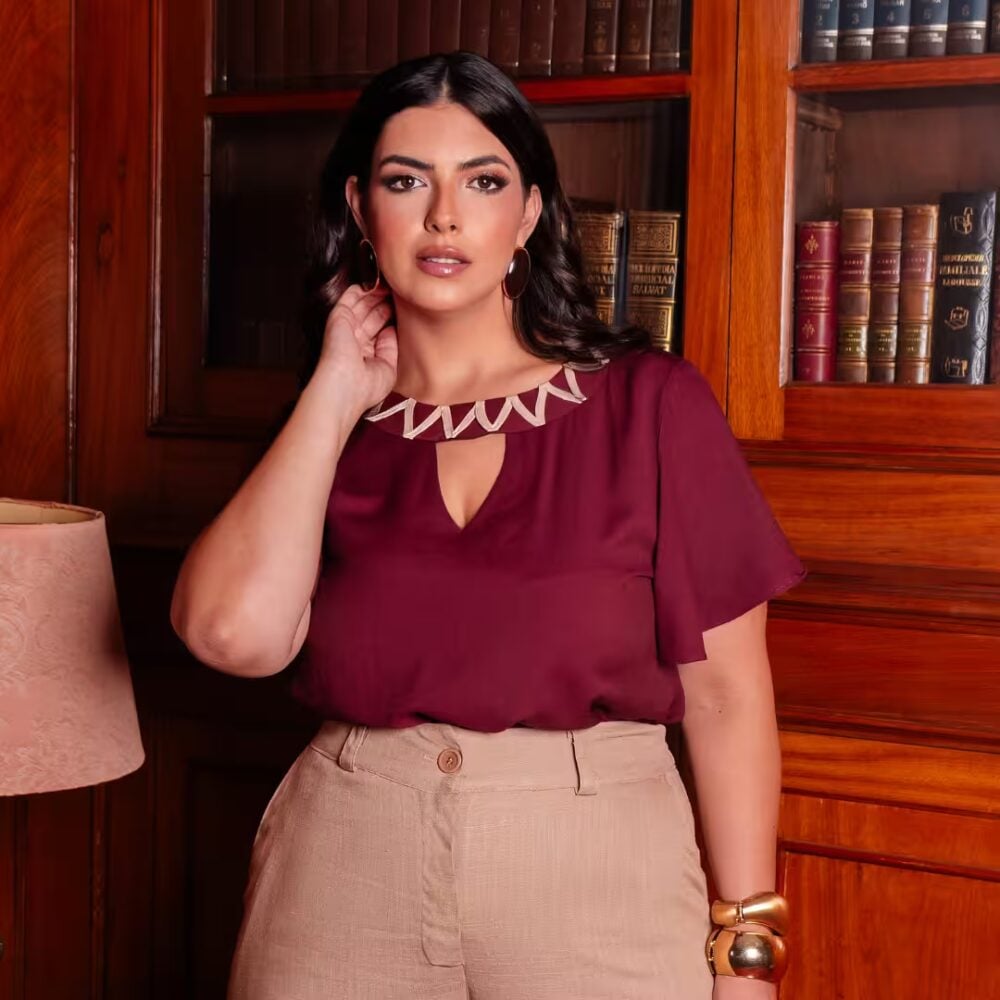 Alternative view of Blusa Feminina Manga Curta Plus Size Ref 13015 Vinho