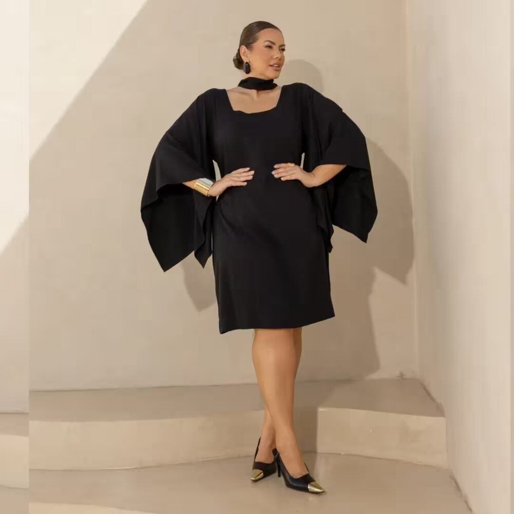 Alternative view of Vestido Plus Size Preto com Mangas Ref 900892 Preto