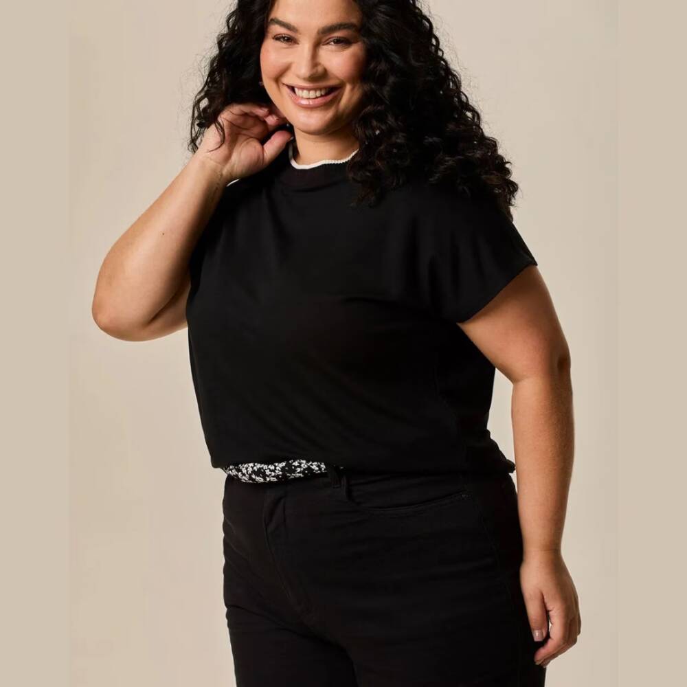 Alternative view of Blusa Feminina Plus Size Manga Curta Ref 127465 Preto